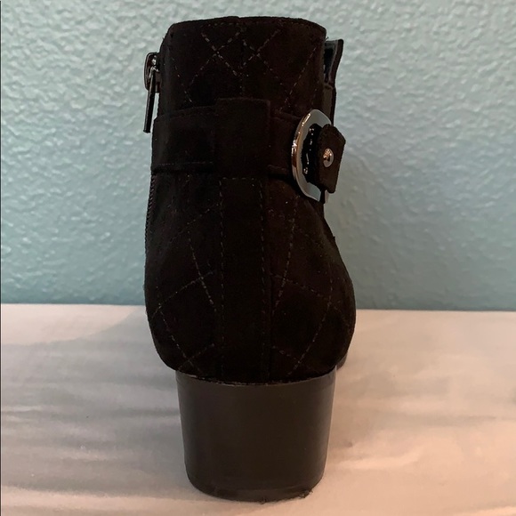 Black ankle-boots - size 7 1/2 Women’s - Picture 3 of 5